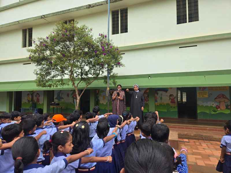 DWARAKA AUP SCHOOL NALLOORNAD